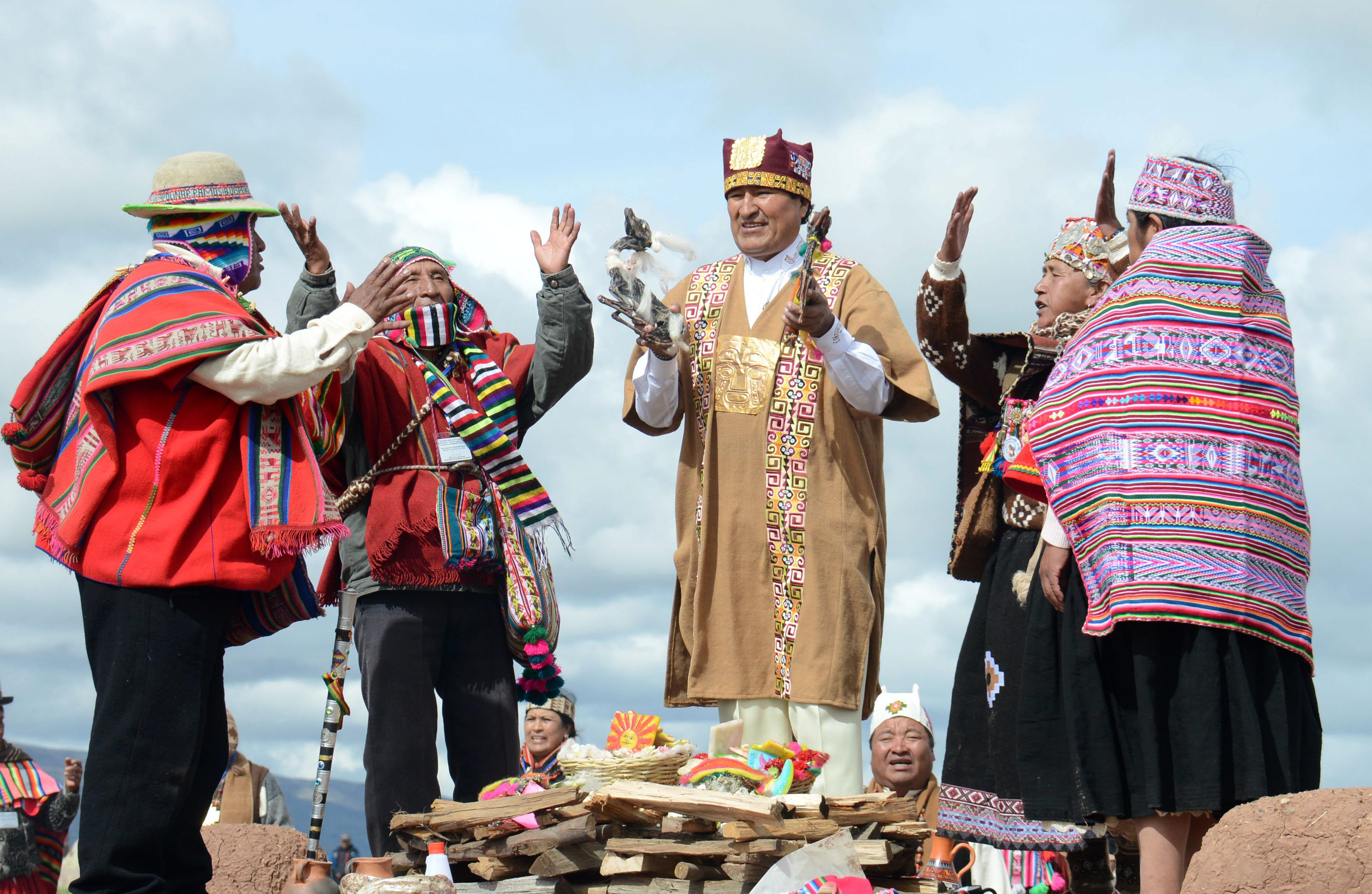 Evo celebra 10 años de gobierno con un rito ancestral