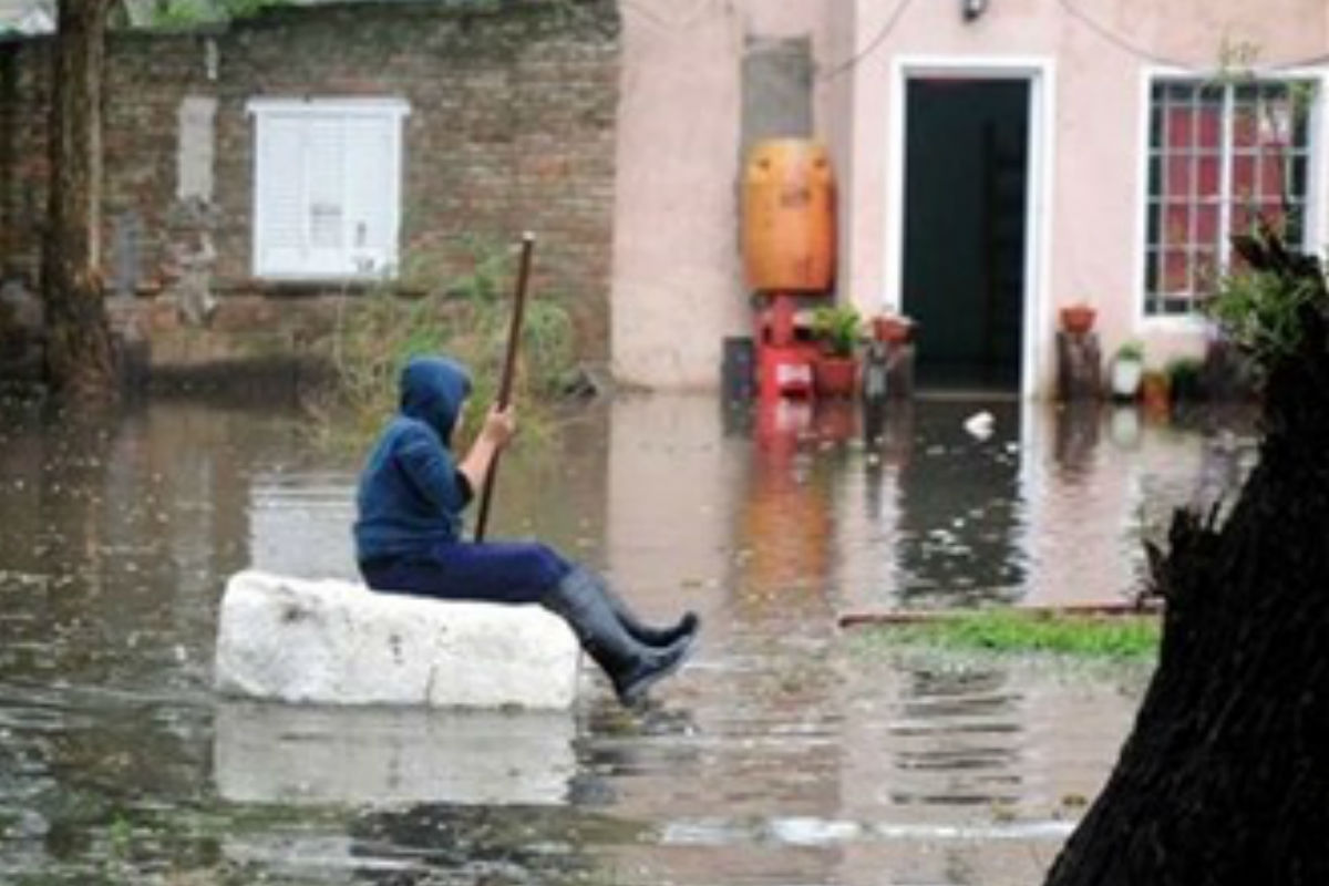 Bajan el Paraná y el Salado, pero aún hay 670 evacuados
