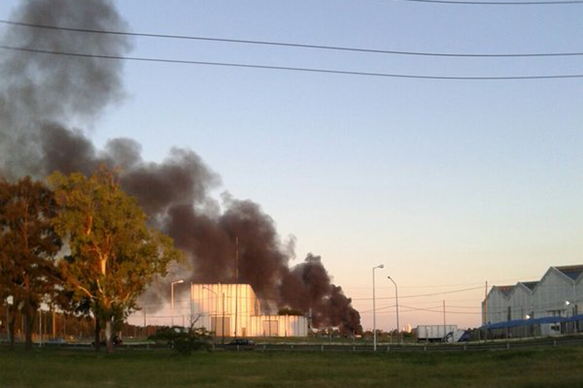 Se declaró un incendio en depósito de colectivos