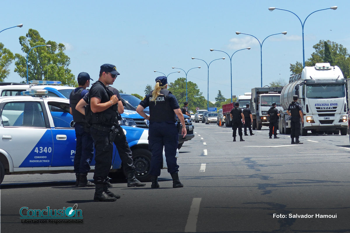Operativo cerrojo en Rosario y zona en busca de los prófugos