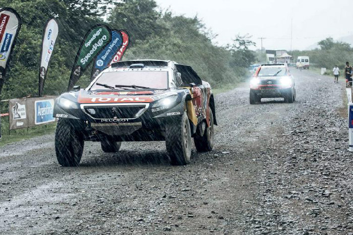El Dakar llegó a Bolivia y Loeb domina en la categoría autos