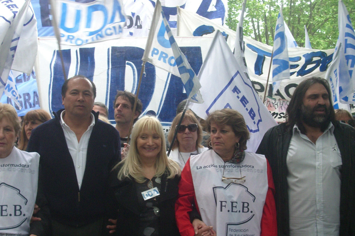 La Unión Docentes Argentinos pide paritarias semestrales