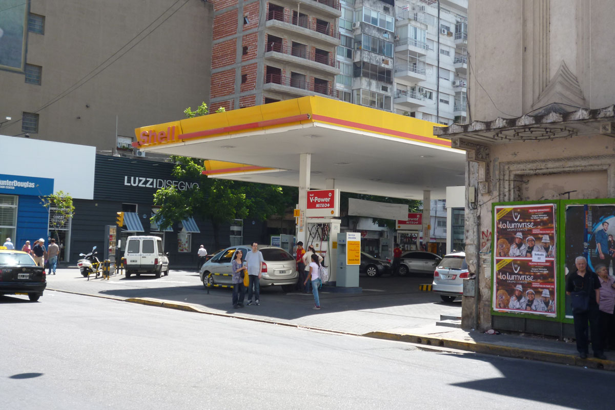 «Los usuario de nafta no disfrutan la rebaja del crudo»