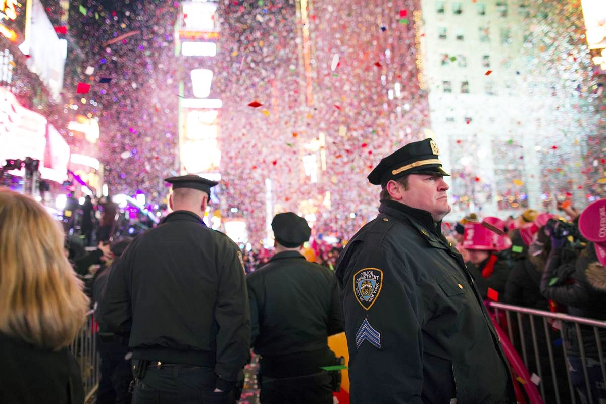 El mundo celebró el año nuevo bajo las fuerzas de seguridad