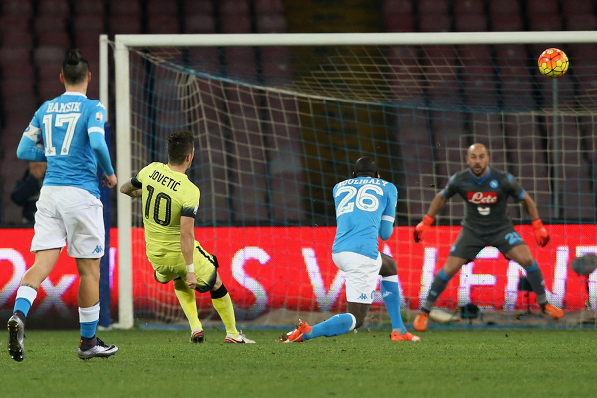 Con Rodrigo Palacio en cancha, Inter eliminó a Napoli