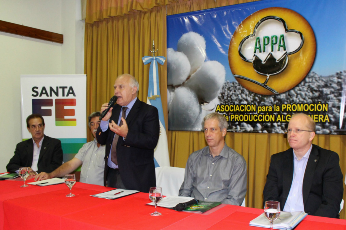 Lifschitz entregó $18.000.000 para producción algodonera