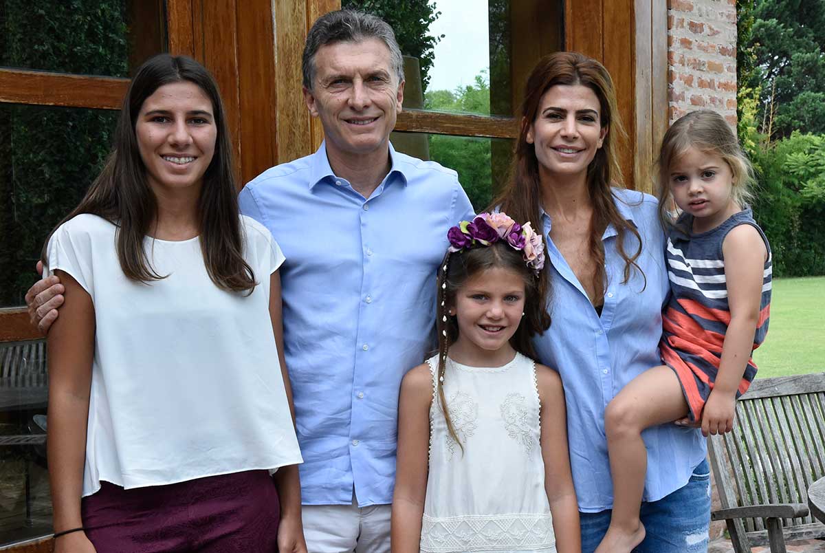 Macri recibió a las hijas de Nisman en su residencia