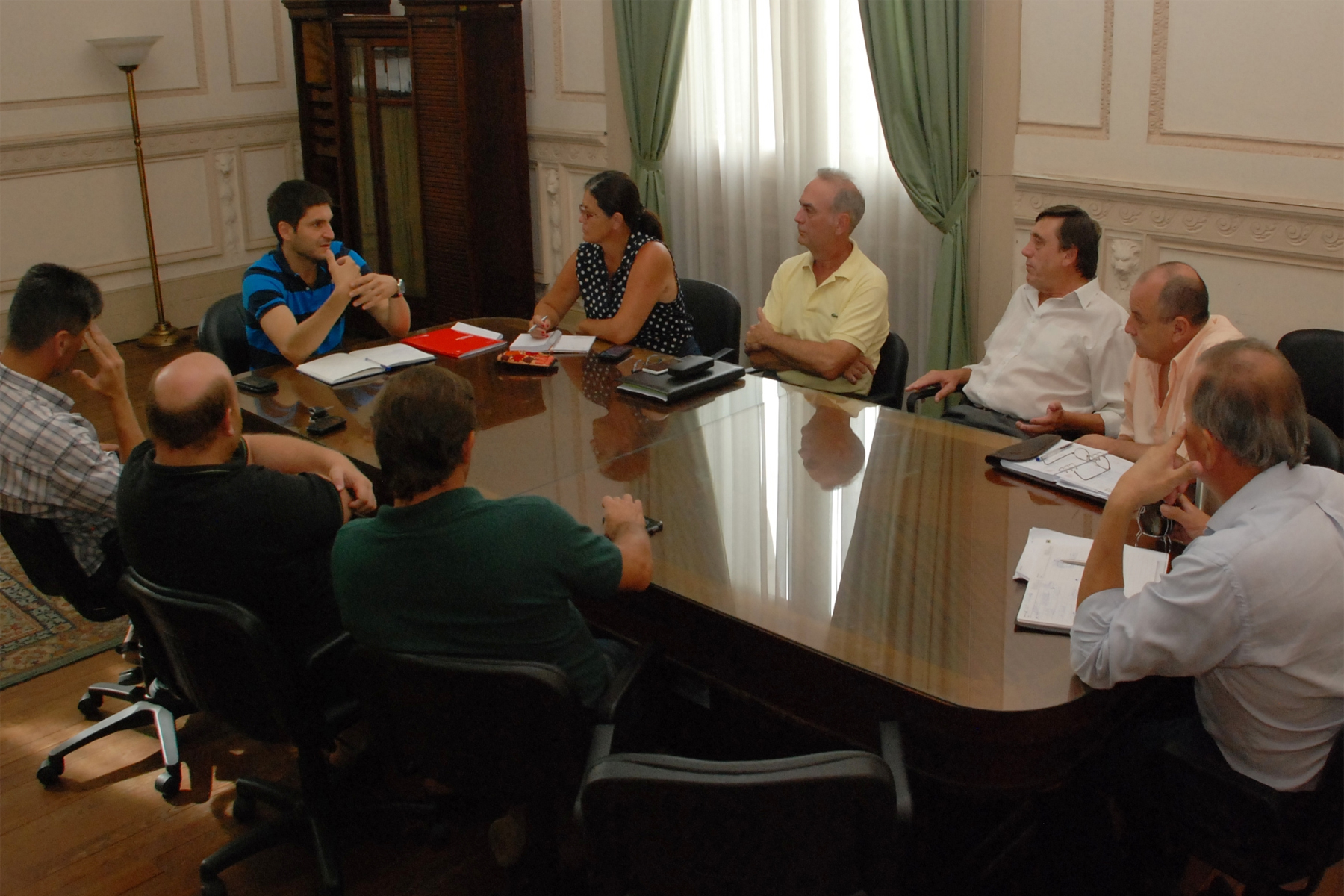 Pullaro se reunió con representantes de los taxistas