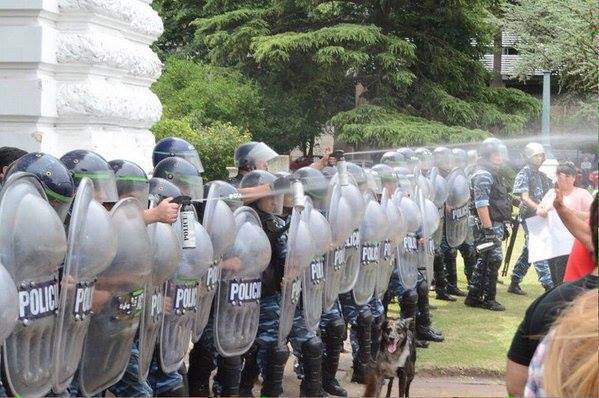 represion en la plata 5