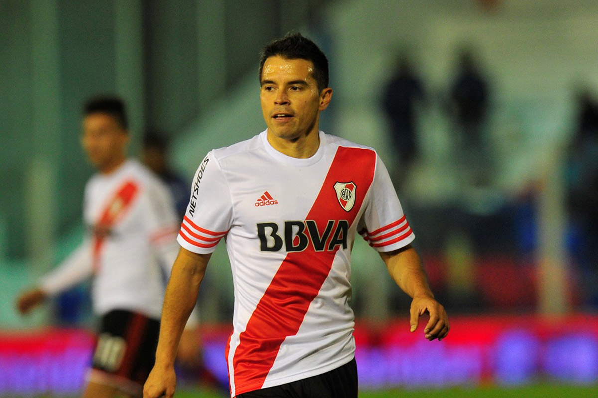El entrenador de Quilmes llamó a Javier Saviola