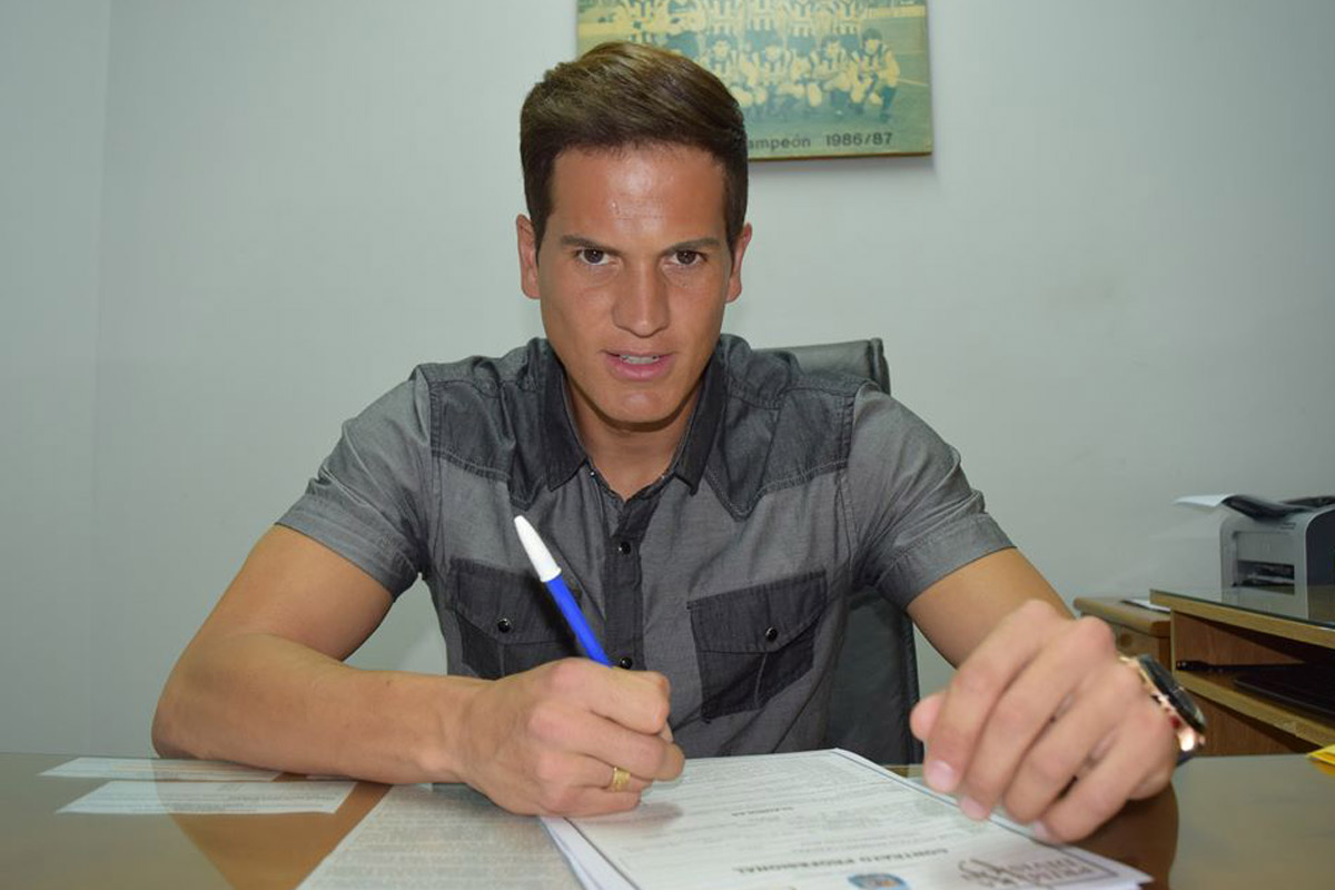 El arquero Sebastián Sosa firmó su contrato con Central