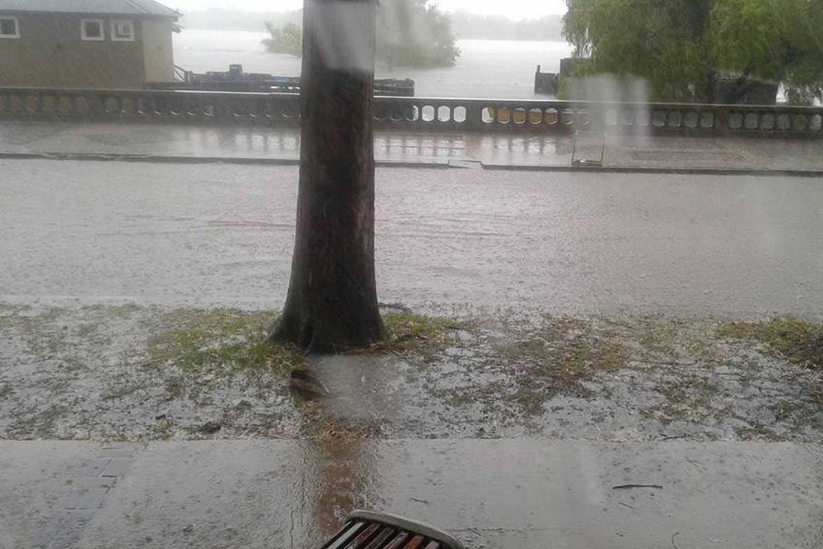 En Victoria el Paraná baja, pero hay 180 evacuados