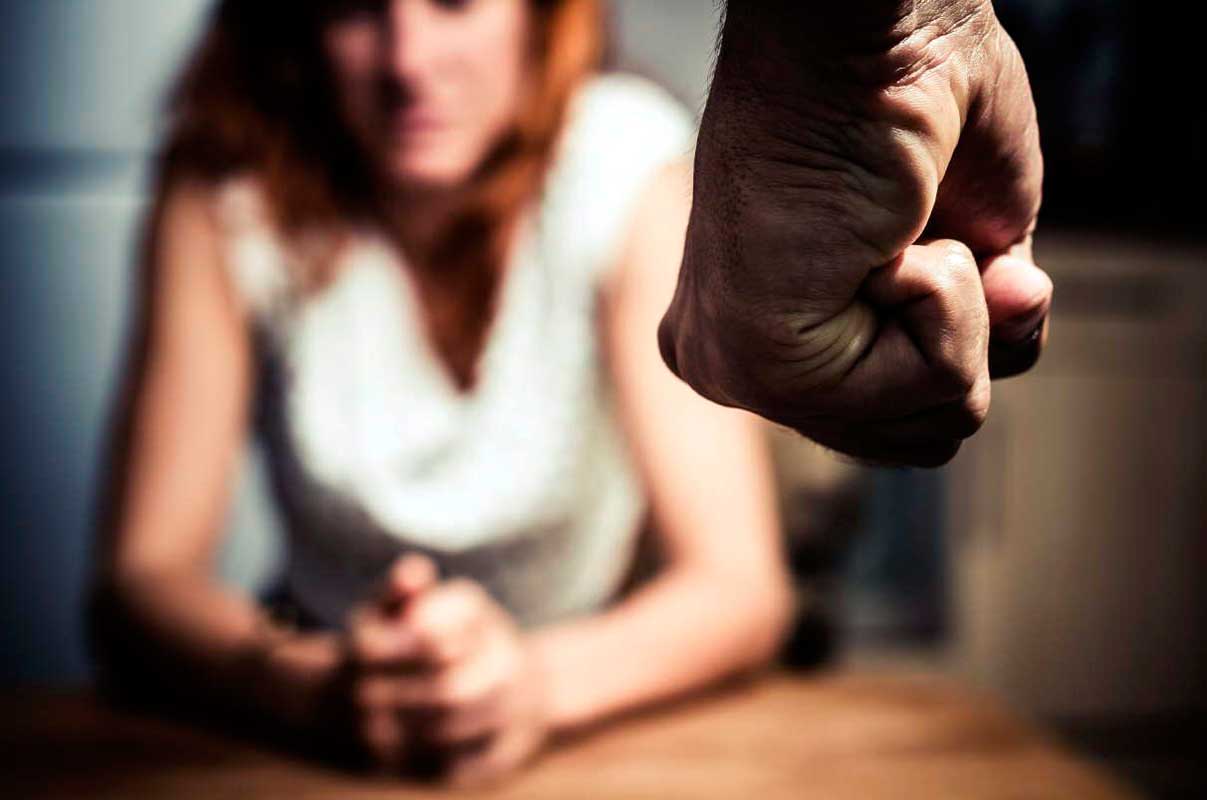 Agredió brutalmente a su pareja y luego se suicidó