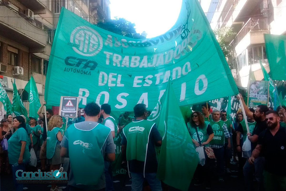 ATE movilizó por las calles de Rosario en contra del Gobierno
