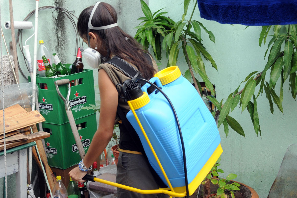 Continúan los operativos contra el dengue en la ciudad