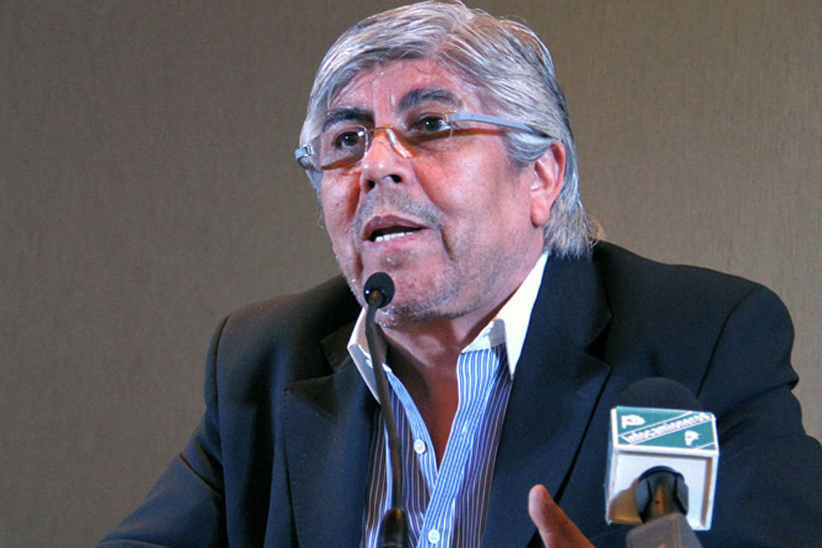 Hugo Moyano no abandona: no se va de Independiente