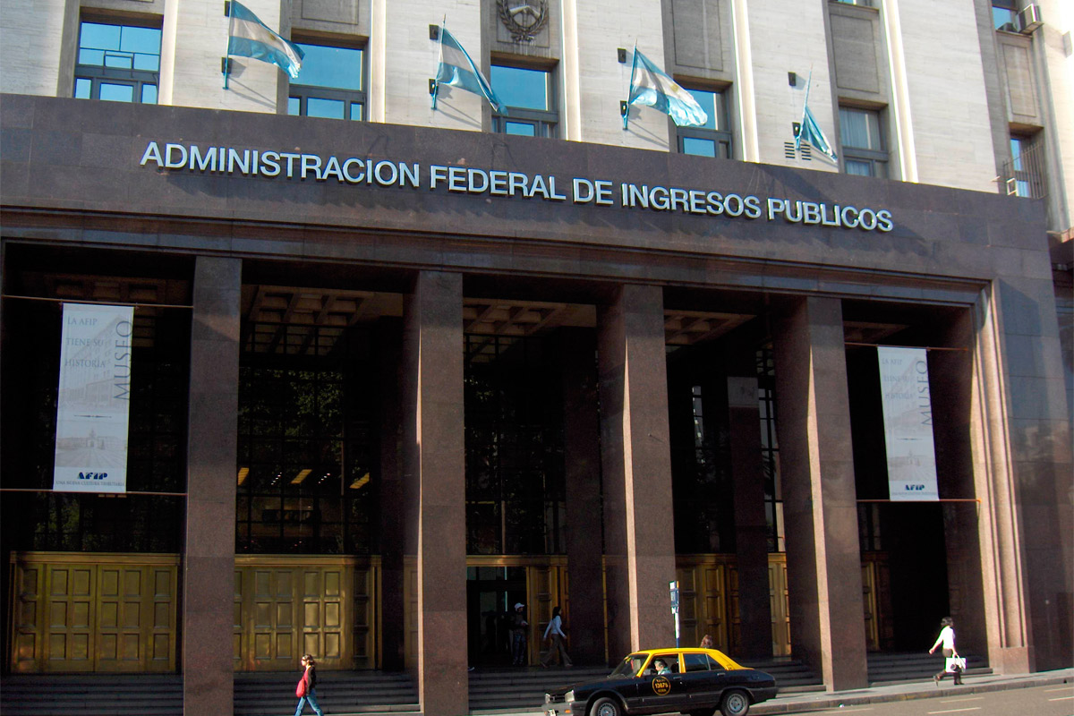 La recaudación impositiva de enero subió 38,5 por ciento