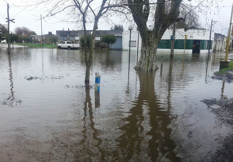 Anegamientos por lluvias en Santa Fe y Santo Tomé