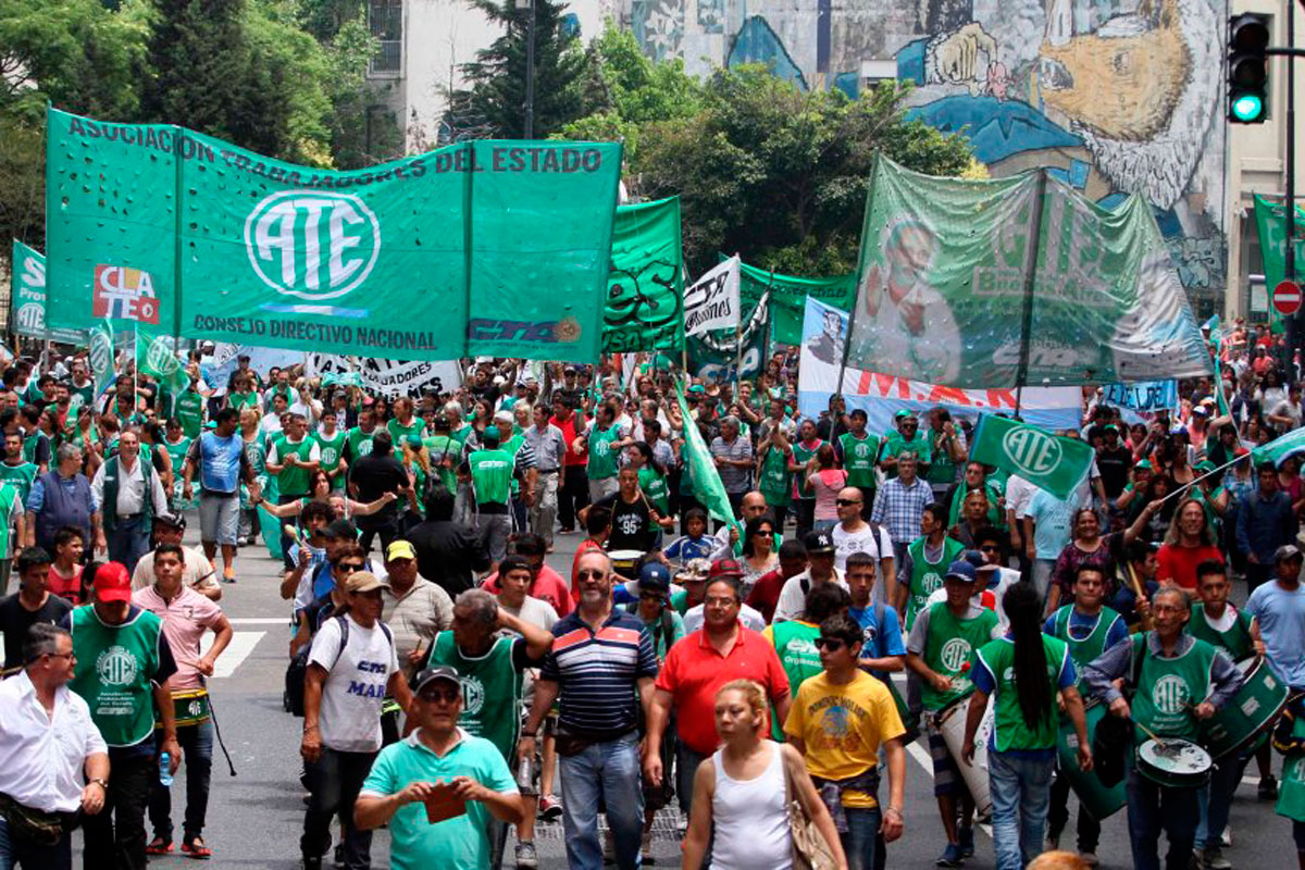 El Gobierno tuvo el primer paro nacional en su contra