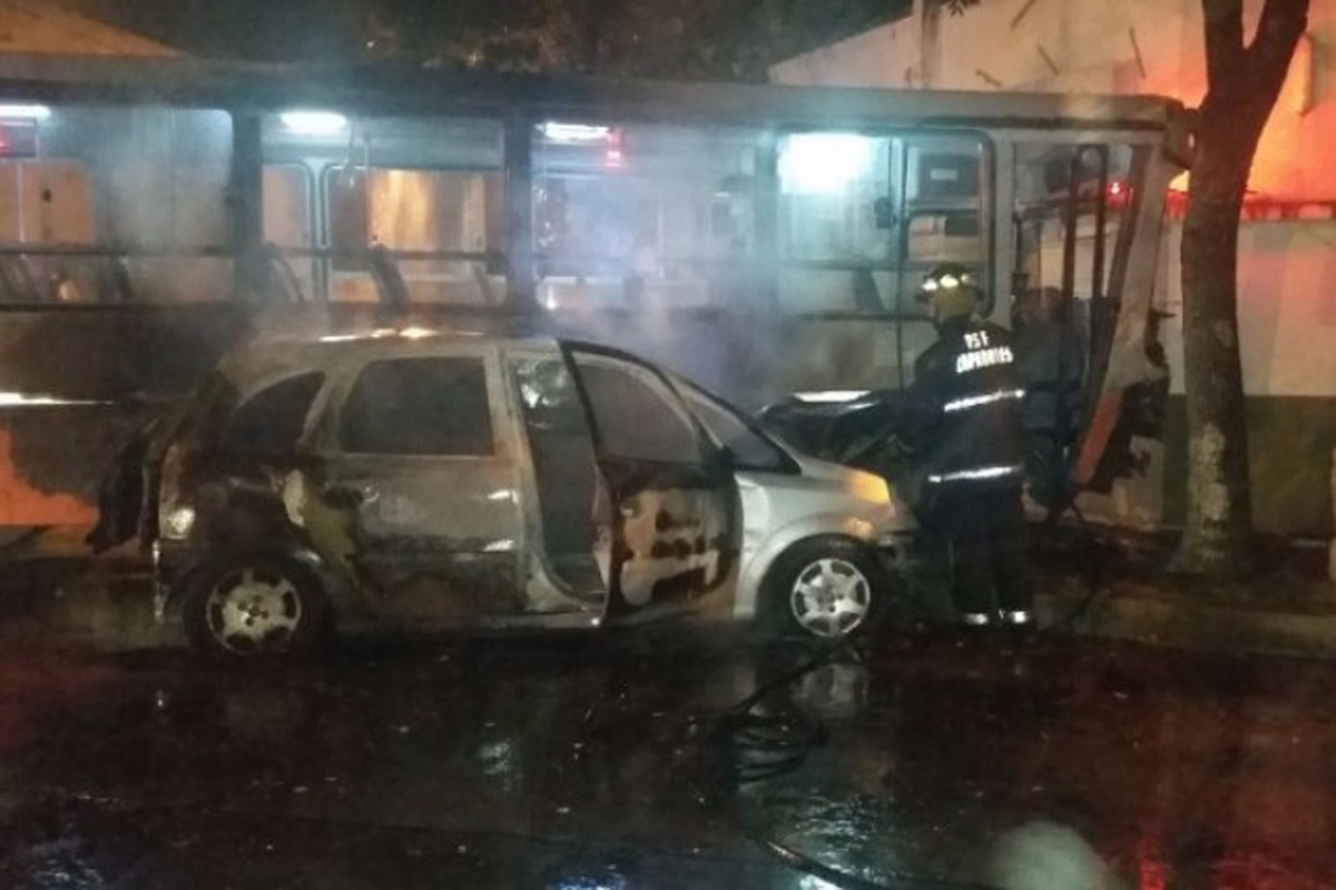 auto incendiado