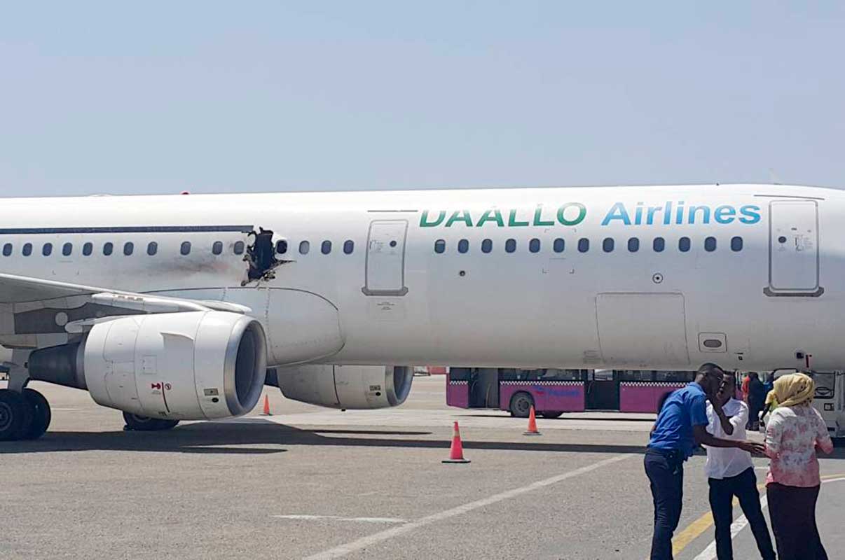 Explosión de avión en Somalía fue provocada por una bomba