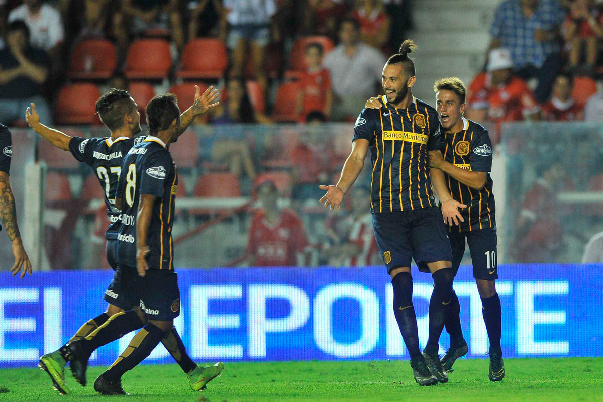 Central, con puntaje ideal: derrotó a Independiente 2 a 0