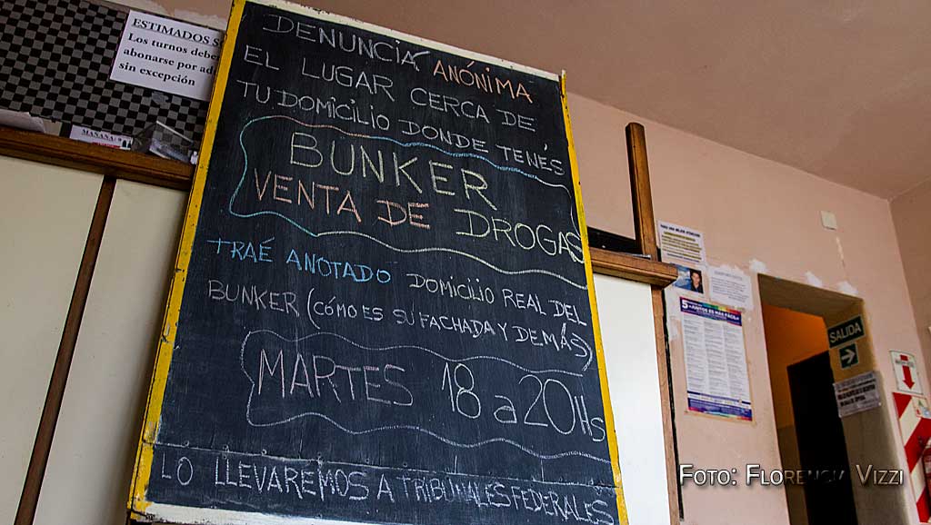 La dura realidad de los barrios. La vecinal de Ludueña Norte invita a los vecinos a denunciar en forma anónima a los búnker de ventas de drogas.