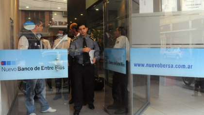 Intentó robar un banco en pleno centro y fue detenido