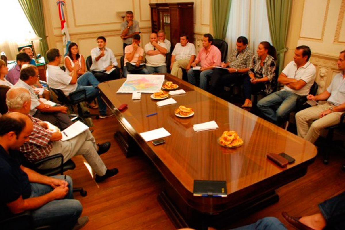 Nueva reunión entre Gobierno y taxistas por más seguridad