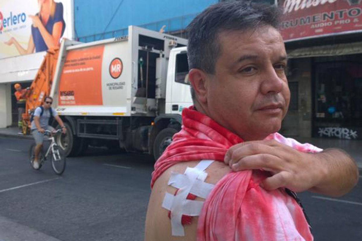 Taxista recibió una puñalada durante un intento de robo
