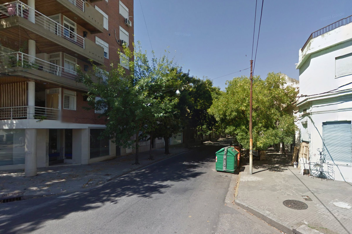 Un joven falleció al chocar con su moto contra un árbol