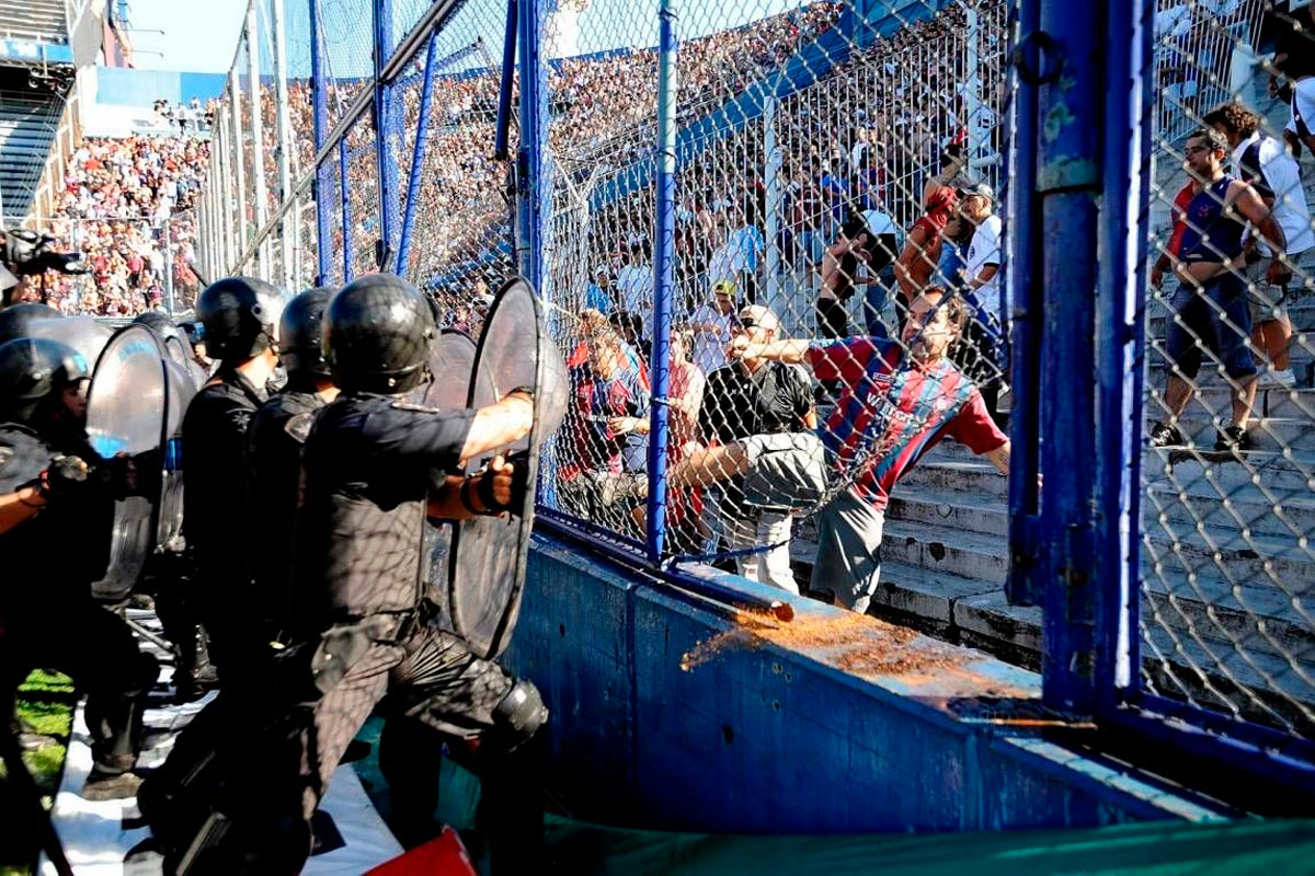 Derecho de admisión contra los violentos del fútbol argentino