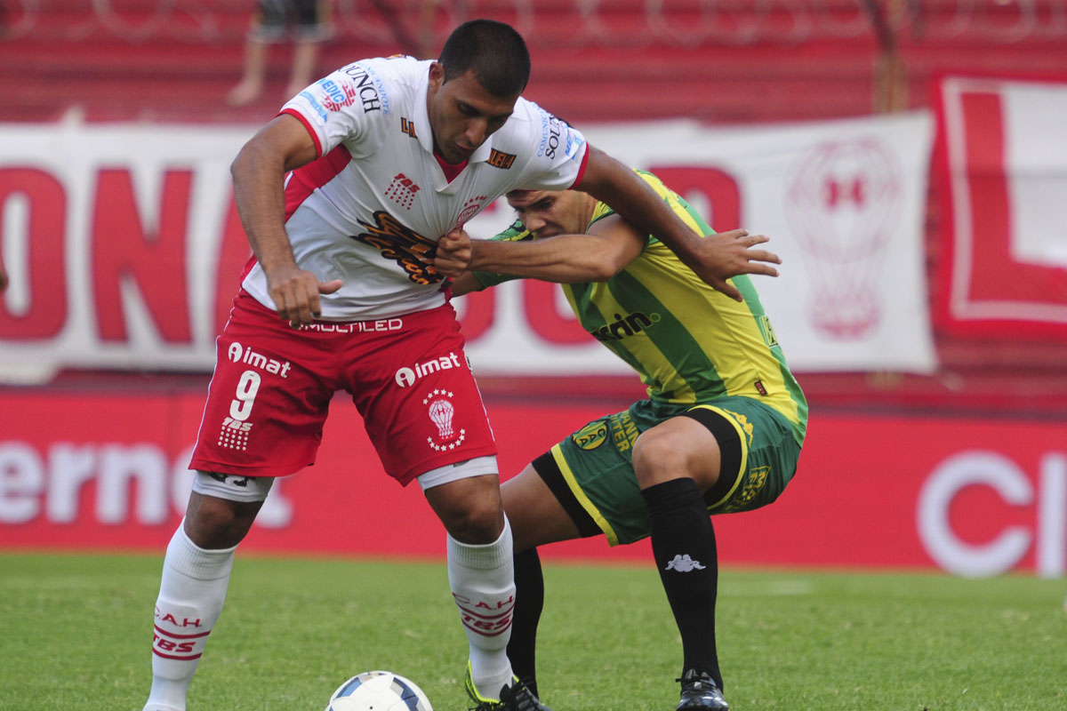 Huracán venció a Aldosivi, en un partido pendiente