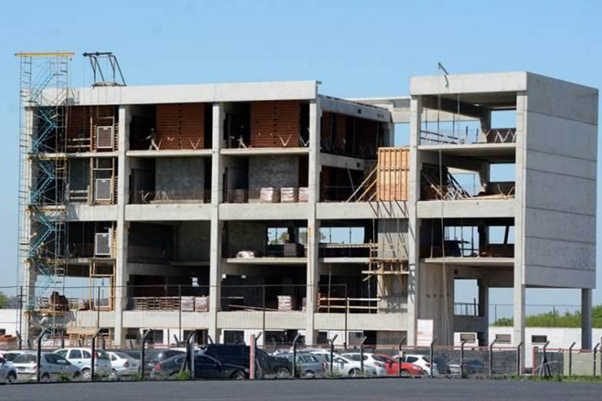 “Las obras del hotel en Bella Vista no están paradas”