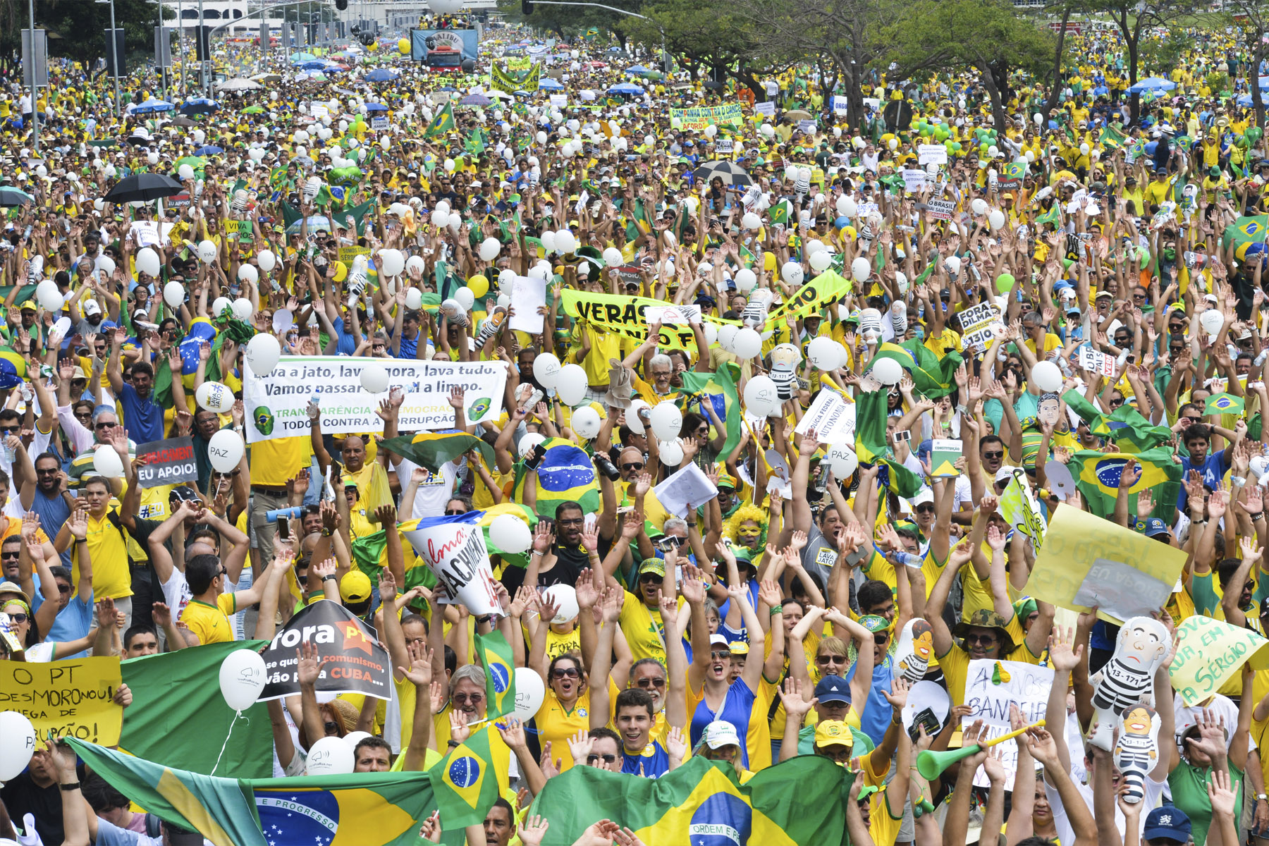 Más de un millón de personas en repudio a Rousseff en Brasil