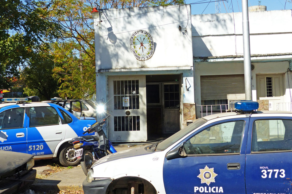 Tres detenidos tras robar y herir a un transeúnte
