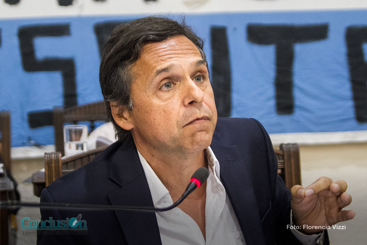 «Las comisarías no deben ser eliminadas solamente porque el gobierno no puede controlarlas»