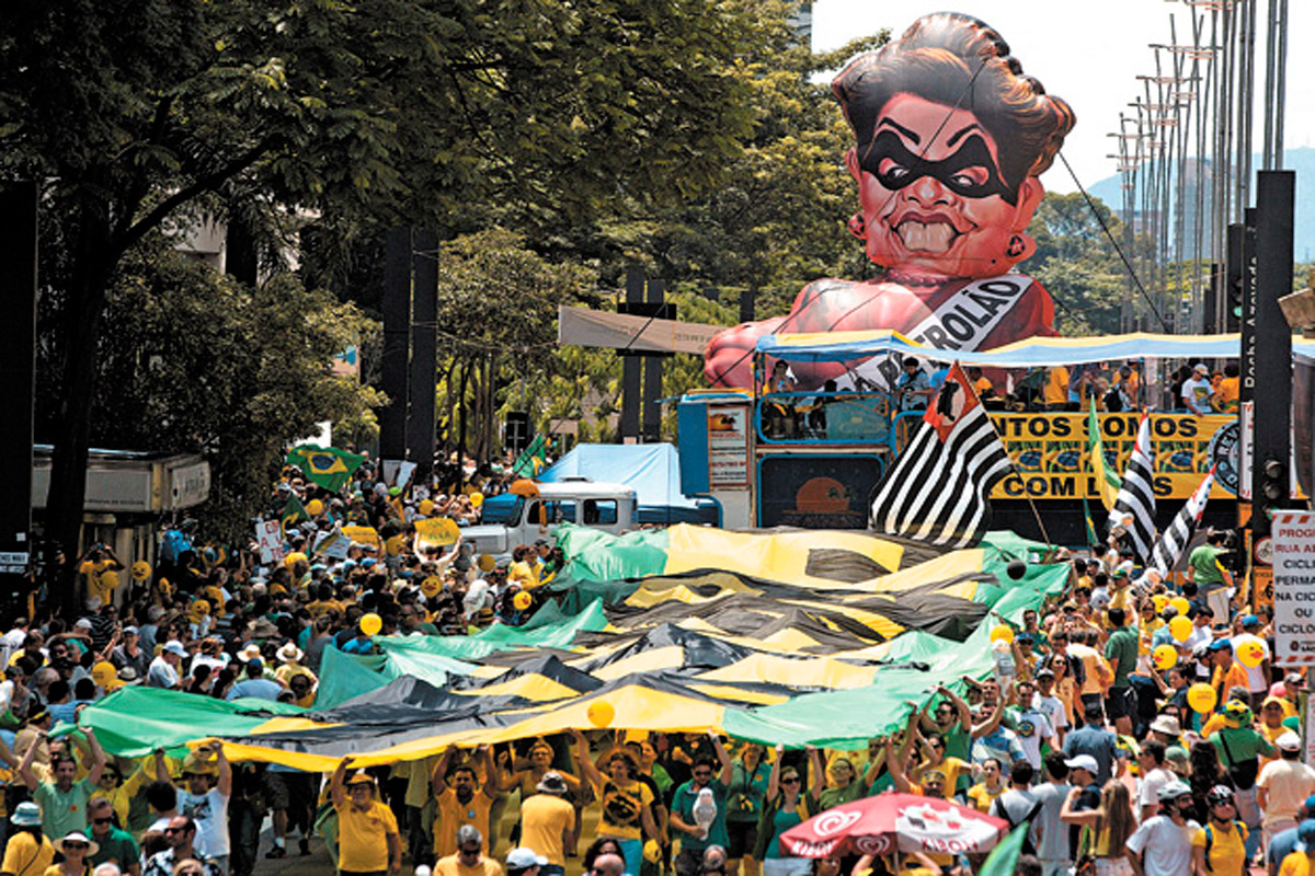 Dilma Rousseff, arrinconada por movilización histórica