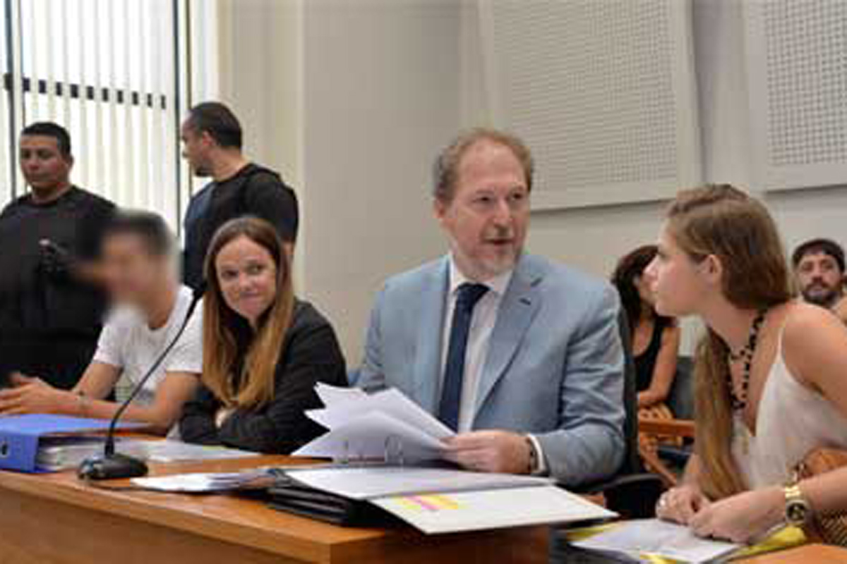 Comenzó el juicio a un joven por el asesinato de su padre