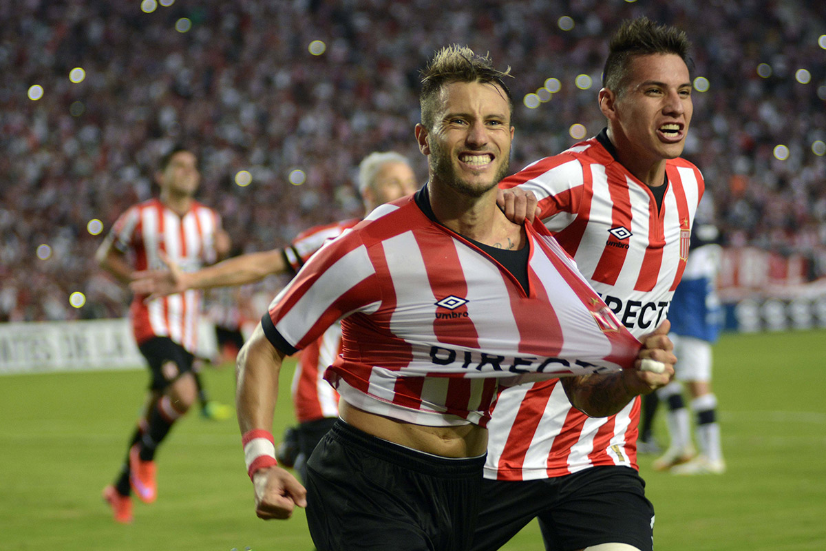 Estudiantes se quedó con el clásico de La Plata