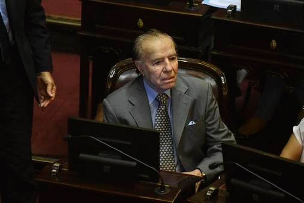 Piden a Macri que releve a Menem del secreto de Estado