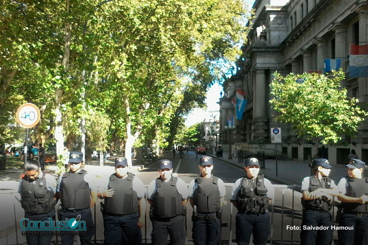 Un operativo con policía local, Gendarmería y Prefectura