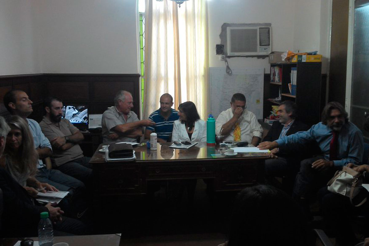 Profesionales de la salud se preparan para votar paritarias