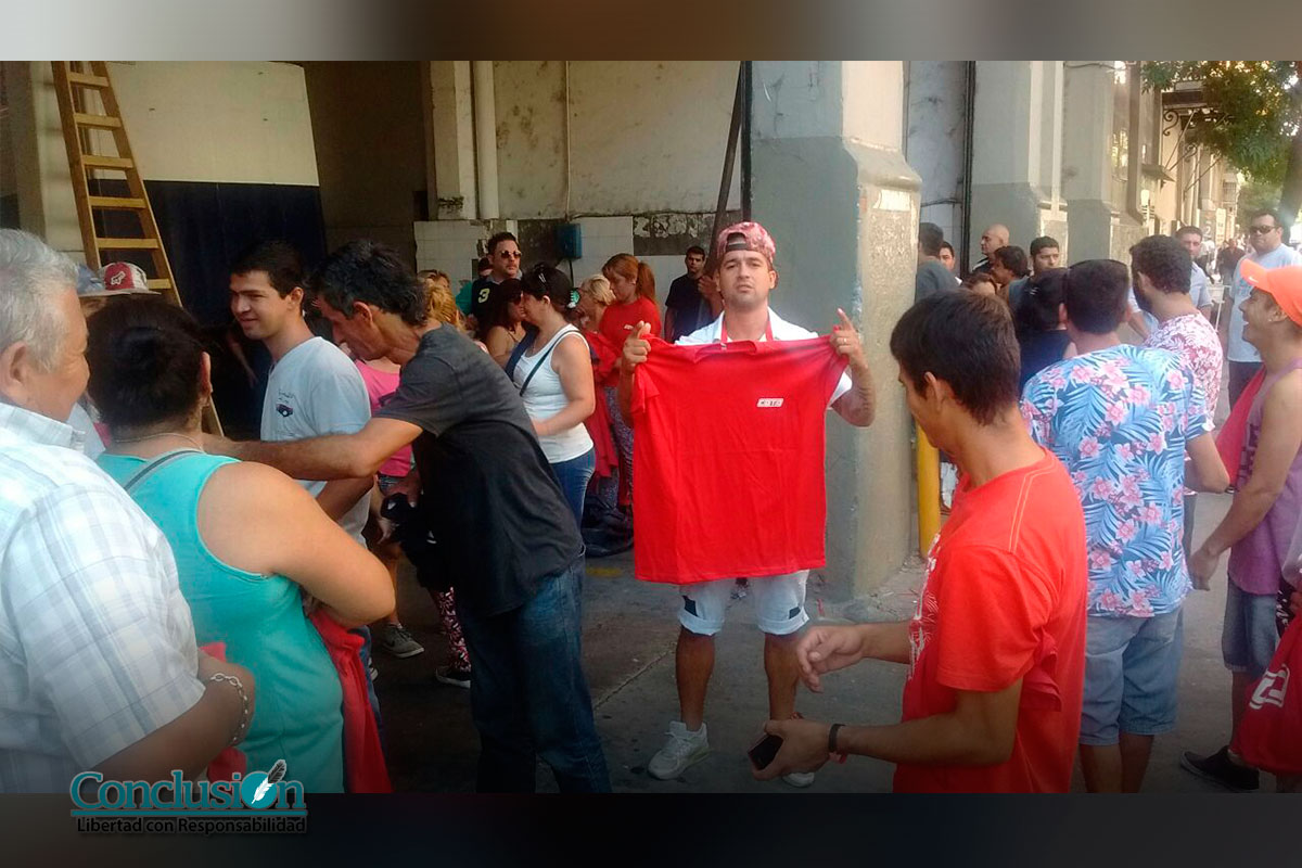 AEC Rosario denunció «una vil maniobra que a Coto le jugó en contra»