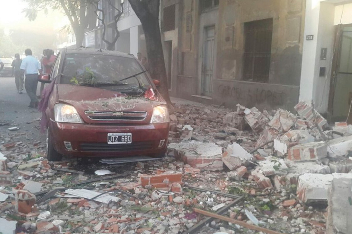 Explosión en una vivienda de Balcarce y Brown: hay heridos