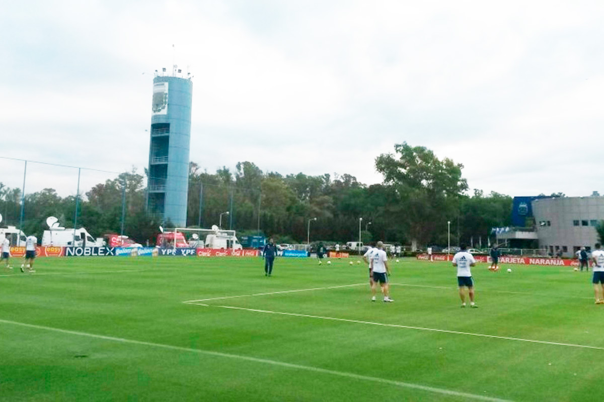 Con la presencia de Messi, la Selección se entrenó en Ezeiza