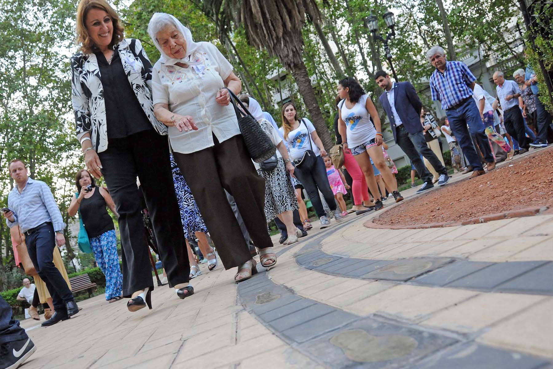 Homenaje a las Madres: se inauguró «Pasos Encontrados»