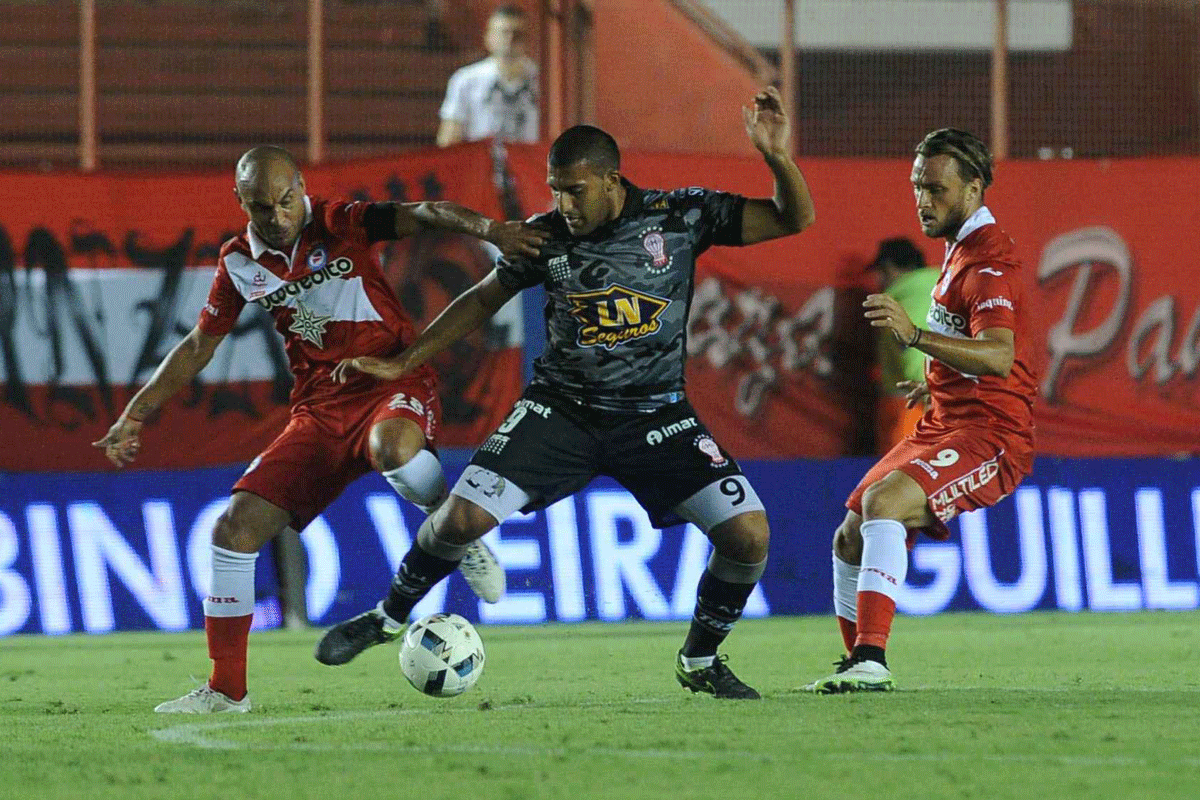 Dejó pasar la chance: Huracán no pudo con Argentinos
