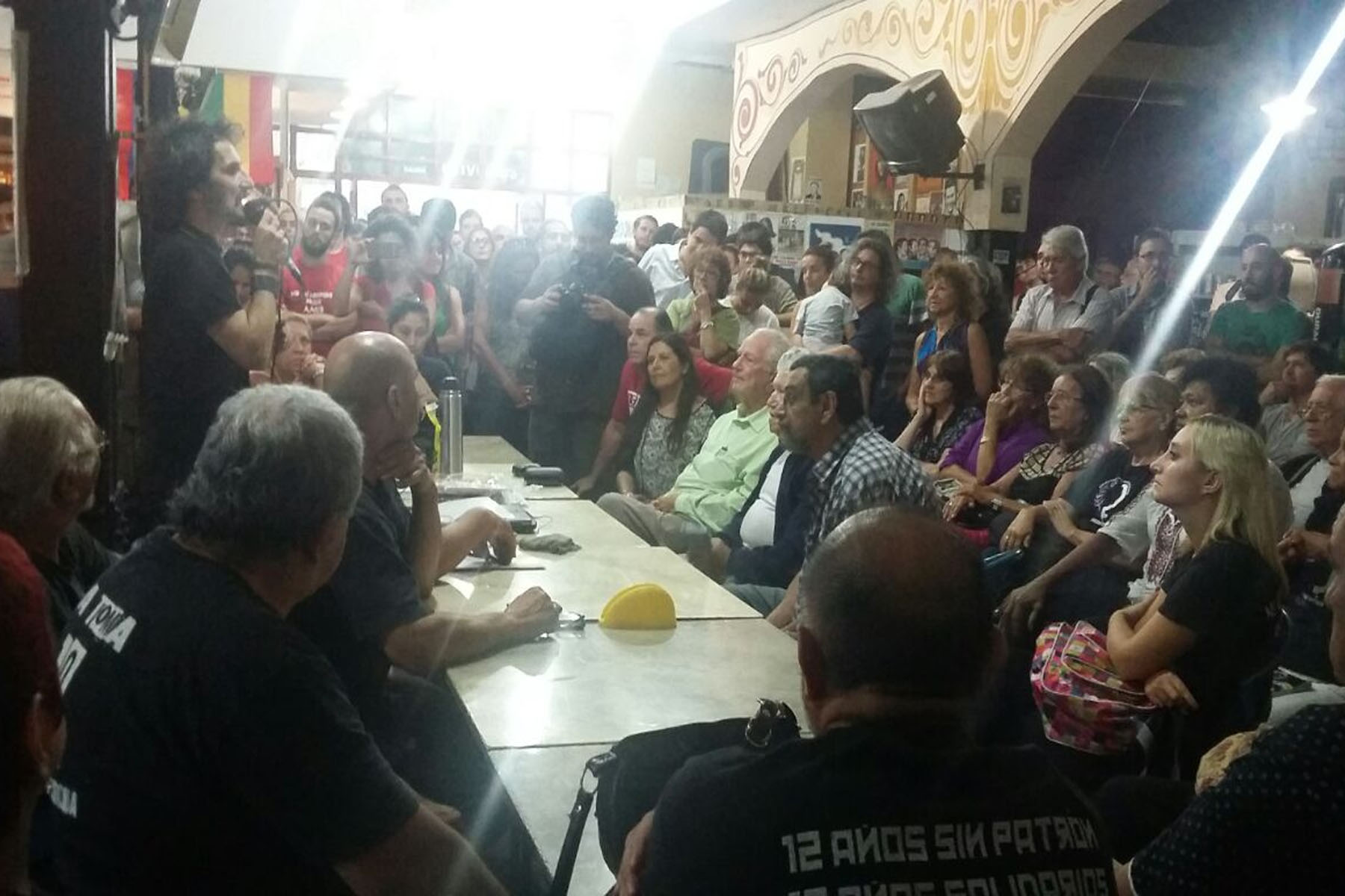 Se realizó una asamblea pública en defensa de La Toma