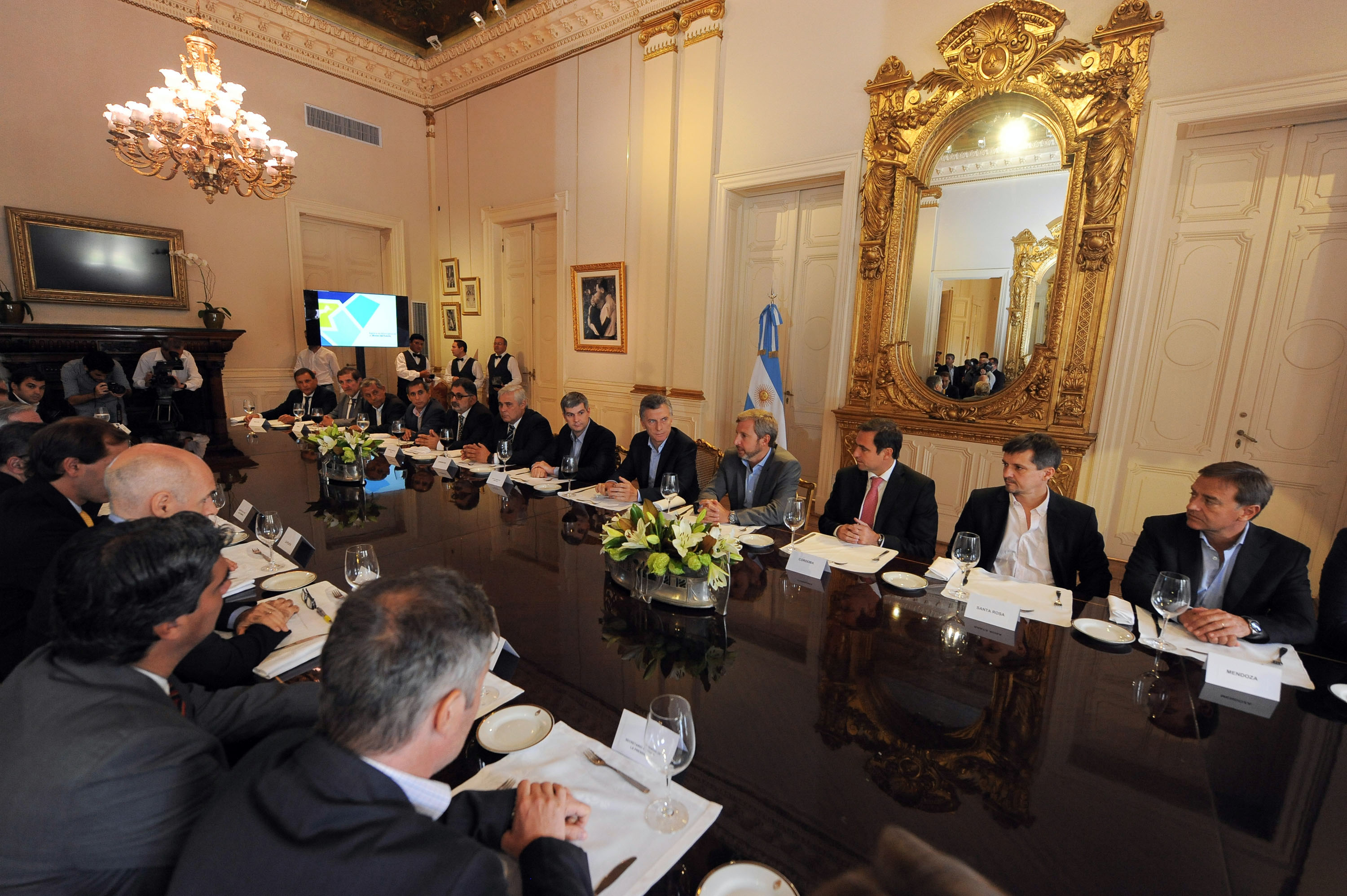 Macri recibió a intendentes de capitales provinciales